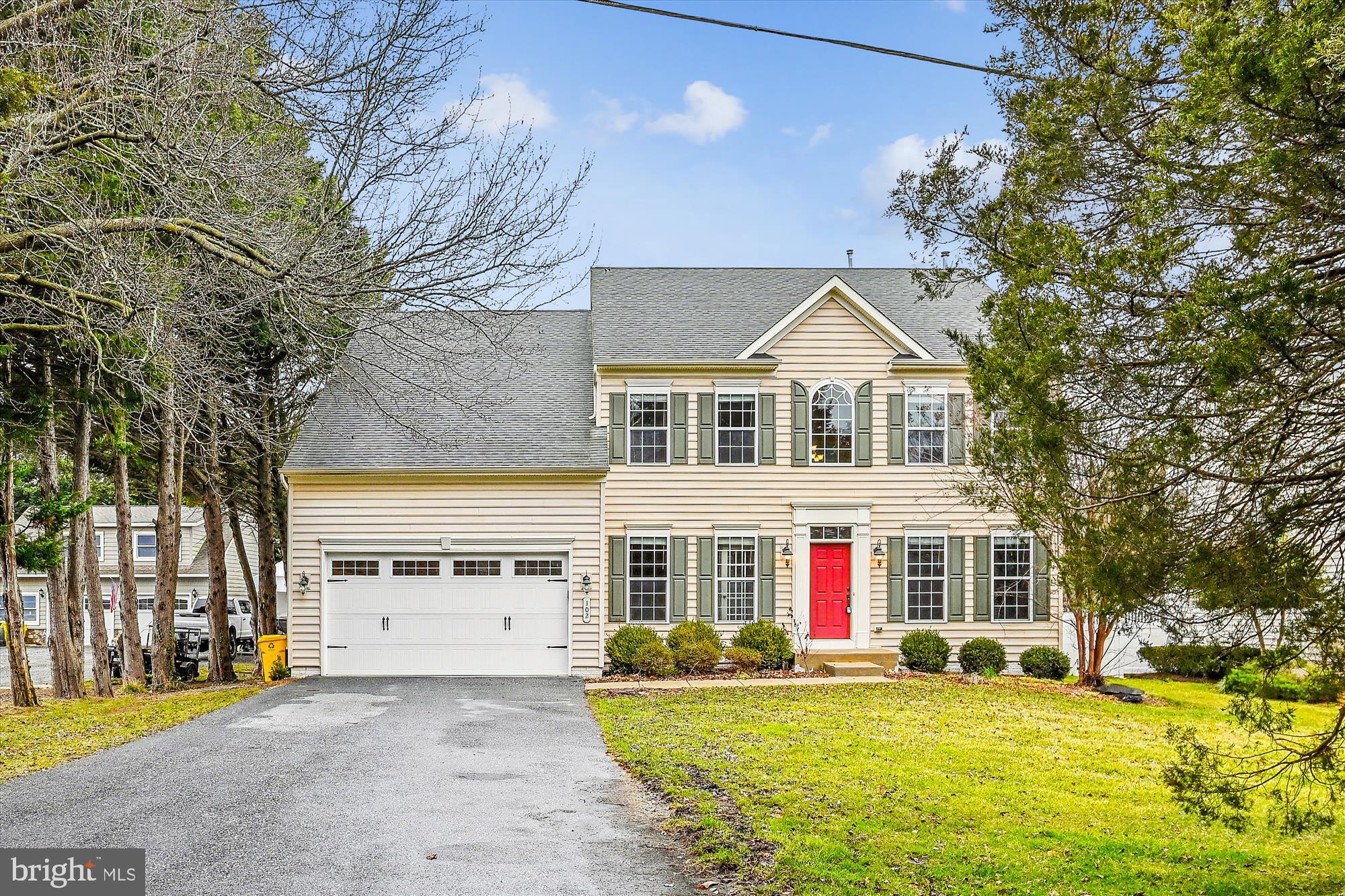 102 HOLLY ROAD