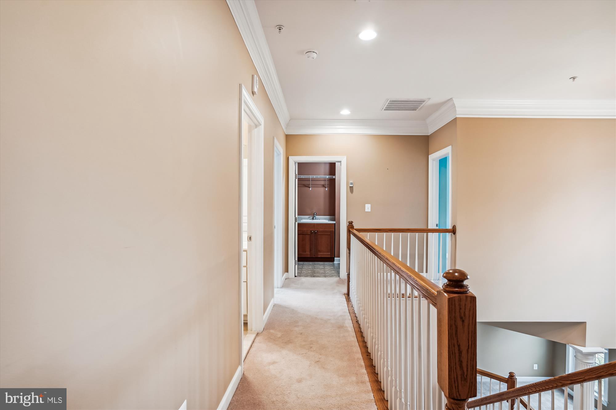 102 HOLLY ROAD