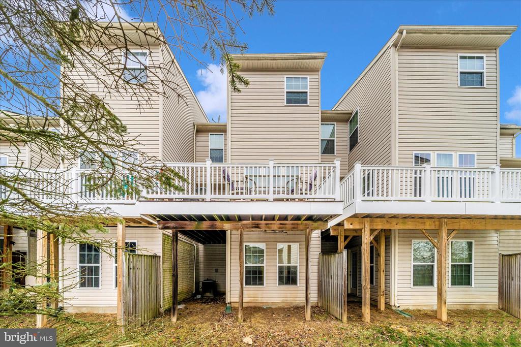 919 HOPKINS CORNER