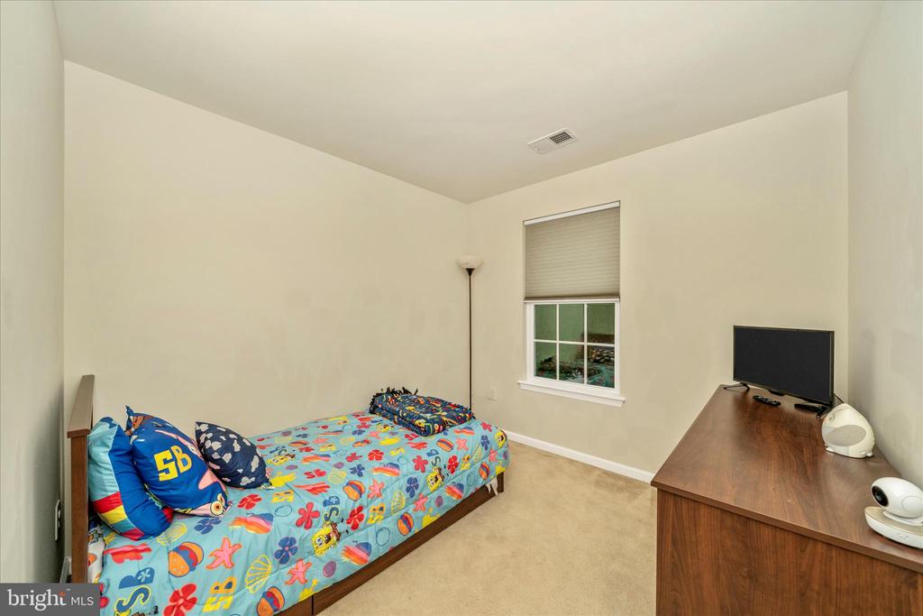 919 HOPKINS CORNER