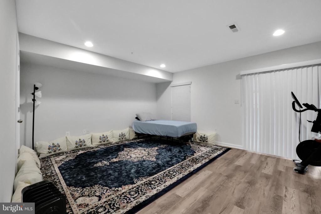 7524 BRIARGROVE LANE