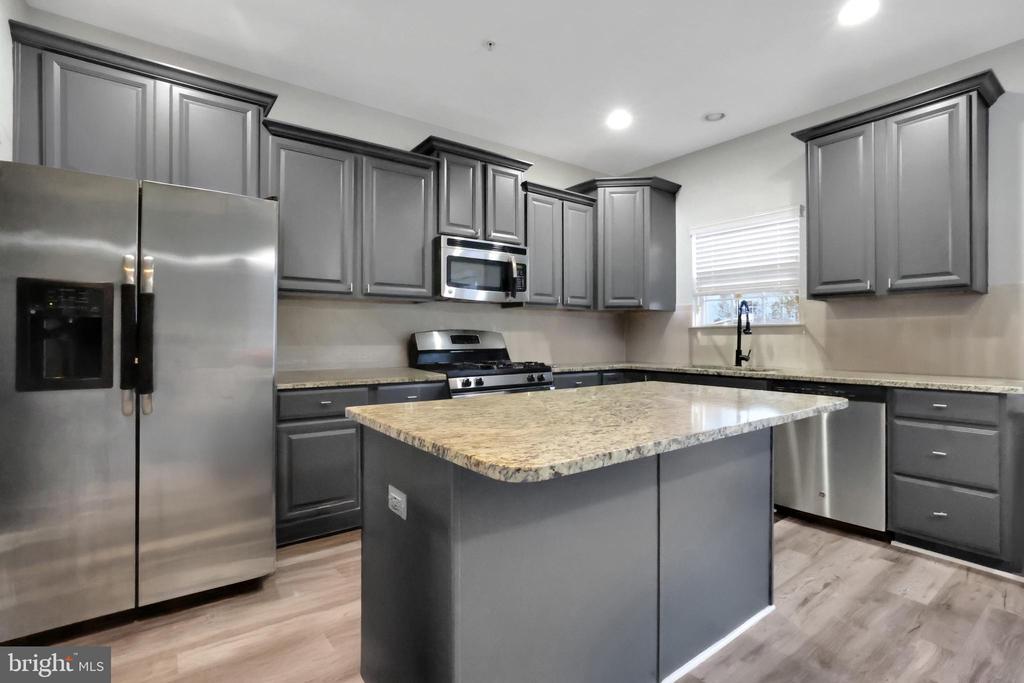 7524 BRIARGROVE LANE
