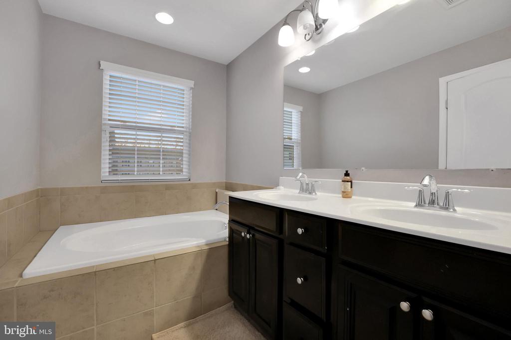 7524 BRIARGROVE LANE