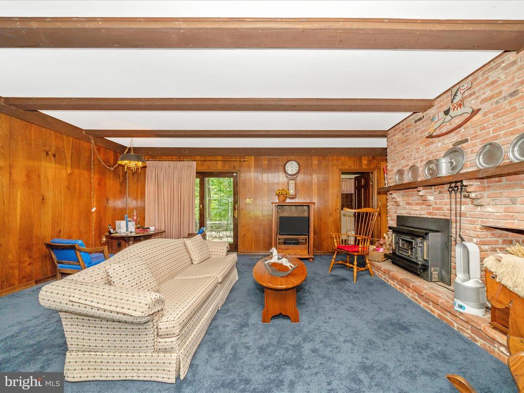 4 BURR OAK COURT