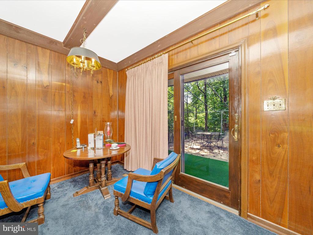 4 BURR OAK COURT
