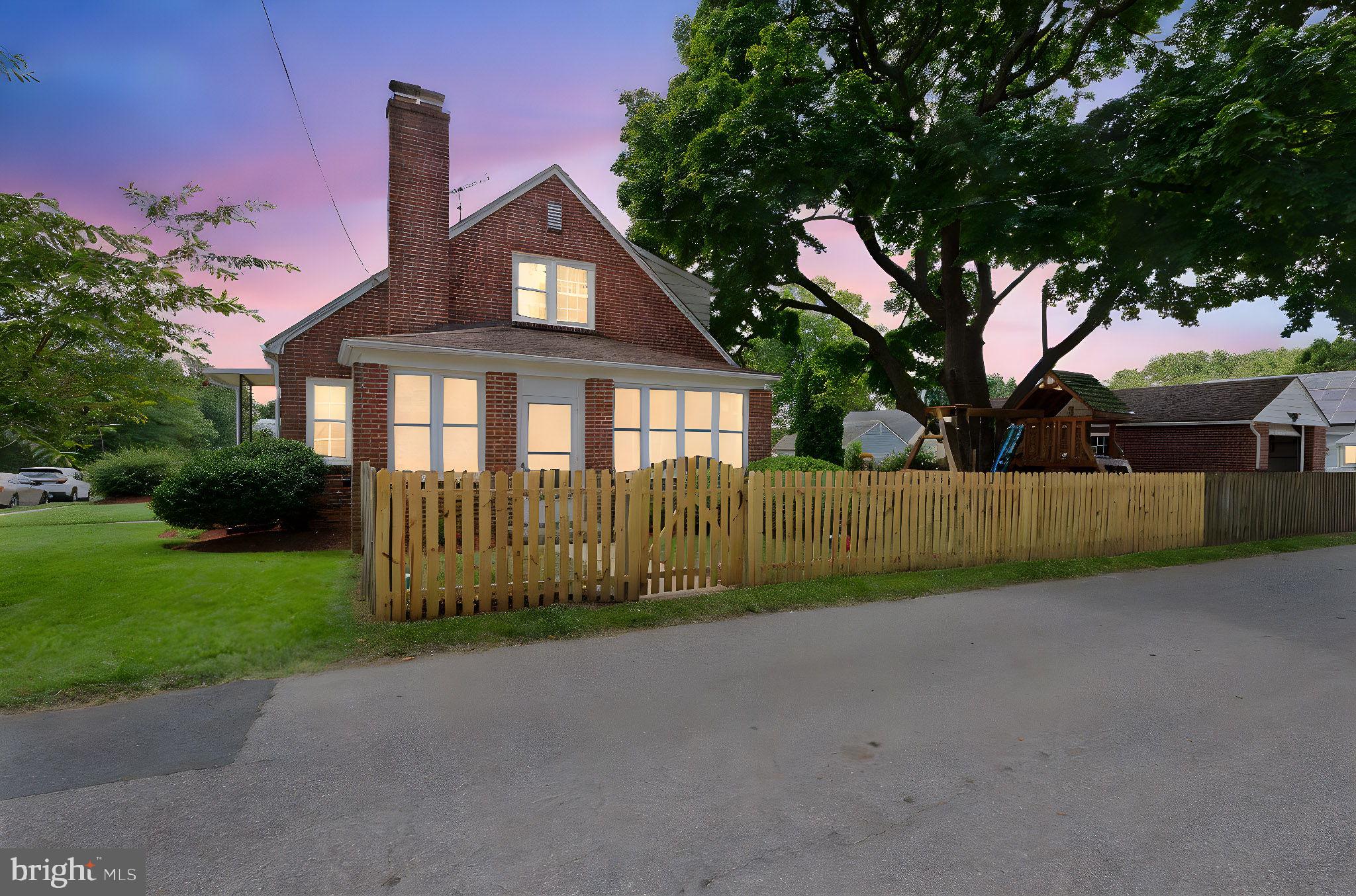 23 WESTMORELAND STREET