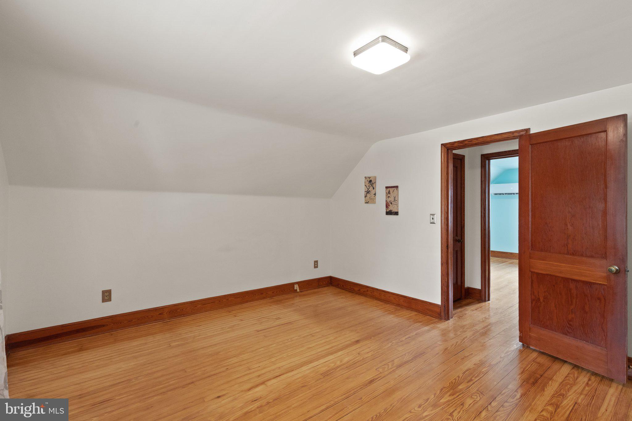 23 WESTMORELAND STREET