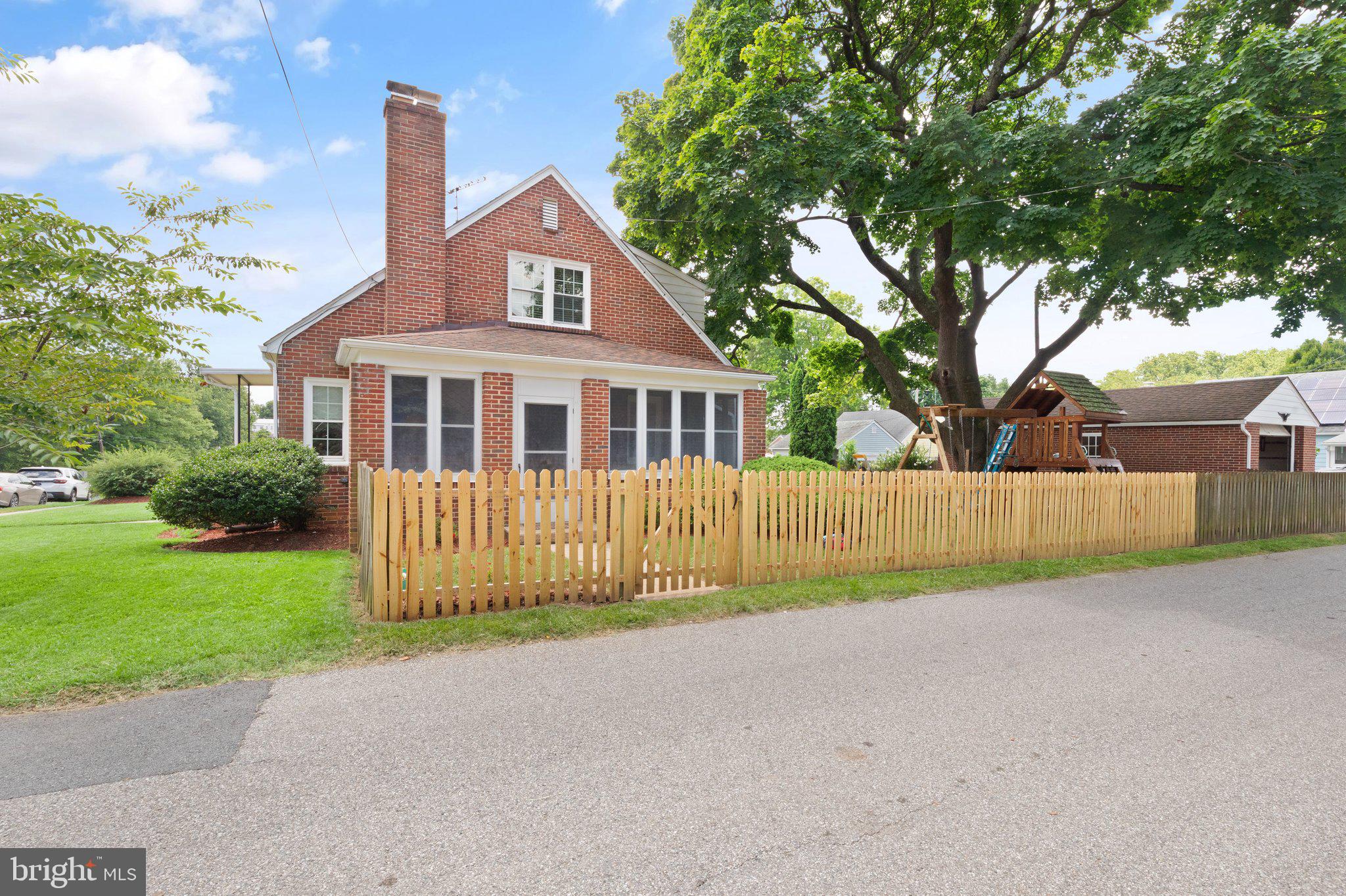 23 WESTMORELAND STREET