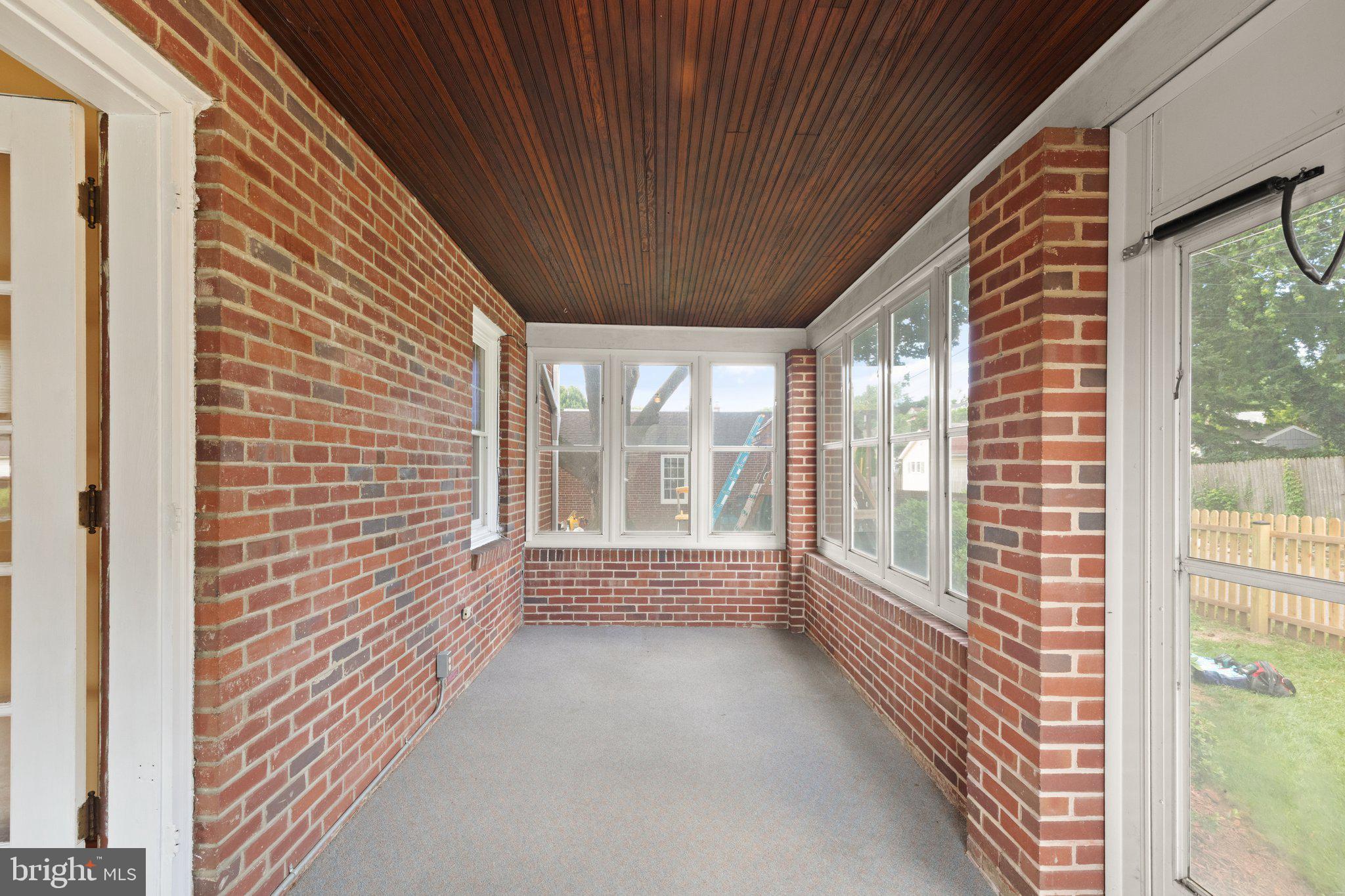 23 WESTMORELAND STREET