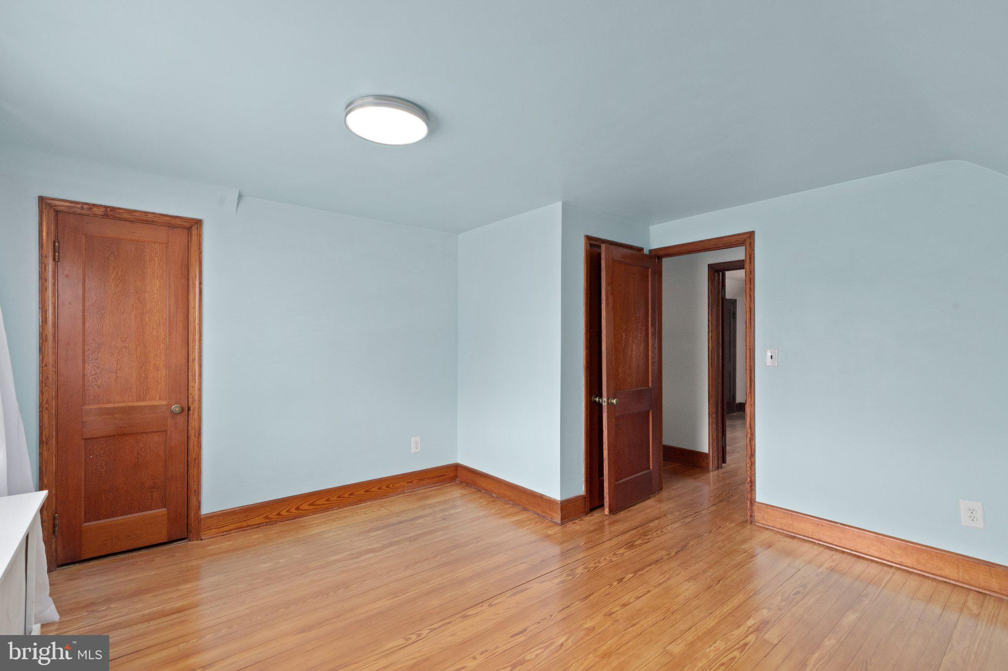 23 WESTMORELAND STREET