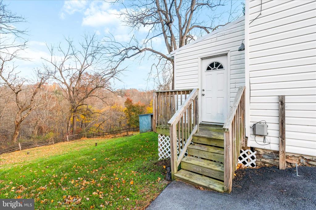 2060 FLAG MARSH ROAD