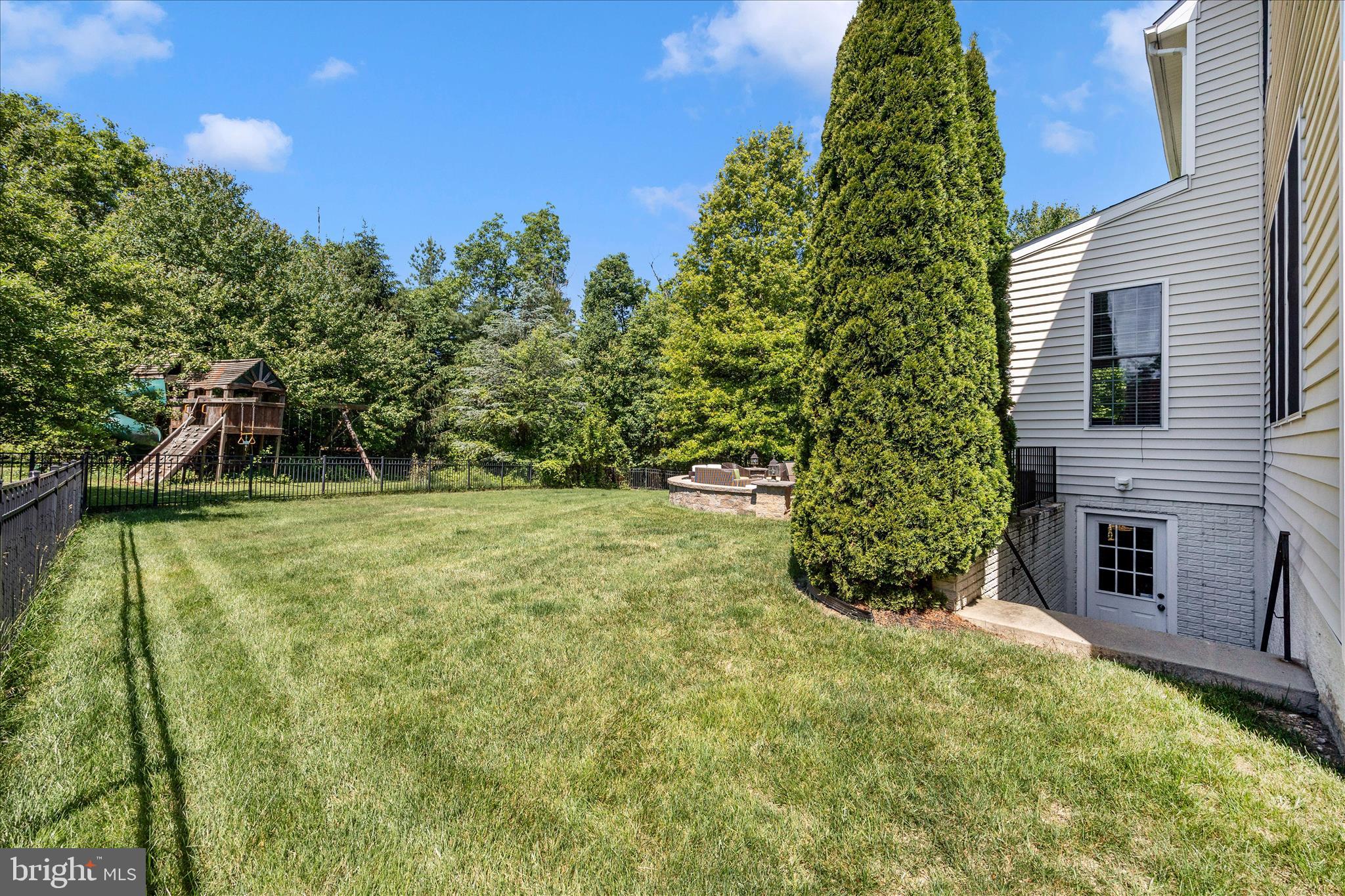 1510 LOCKSLEY LANE