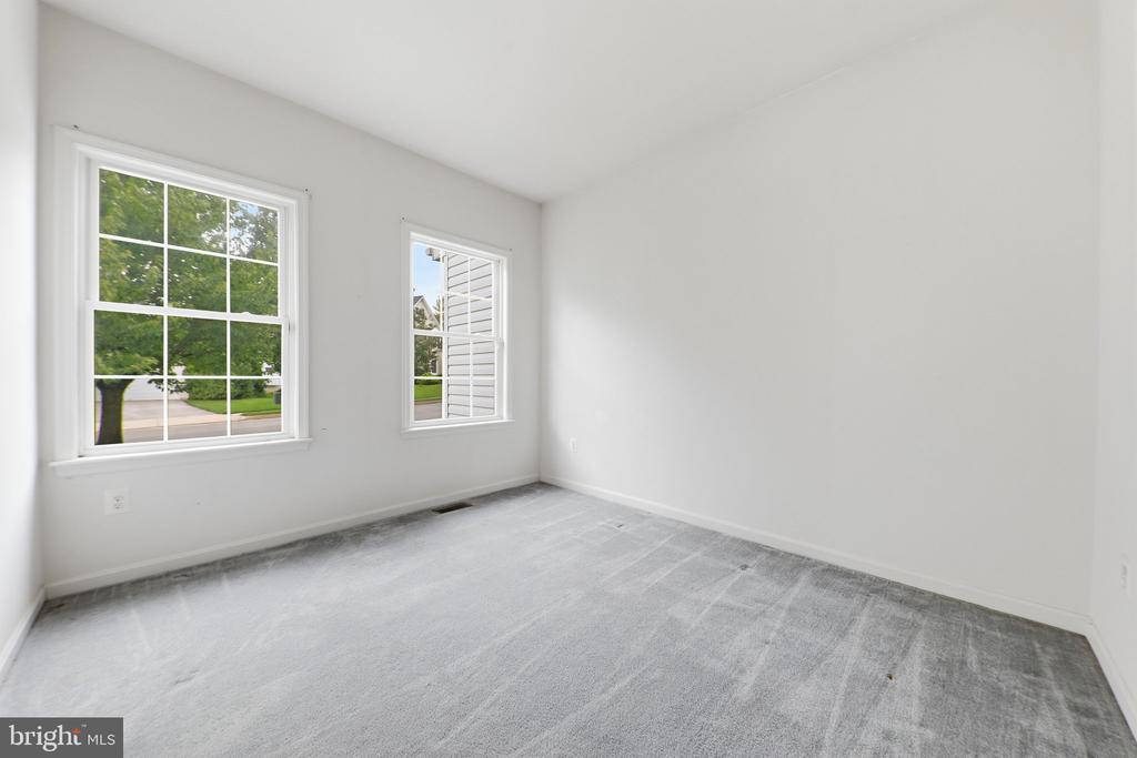 909 BRIDLEWREATH WAY