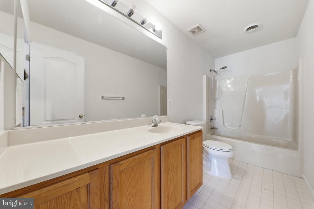 909 BRIDLEWREATH WAY