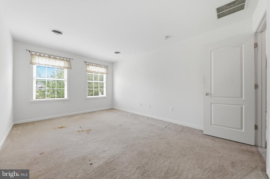 909 BRIDLEWREATH WAY