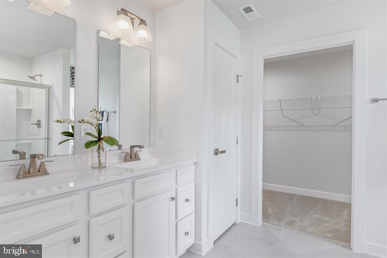 2502 SILVER LEAF DRIVE