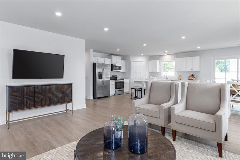 2502 SILVER LEAF DRIVE