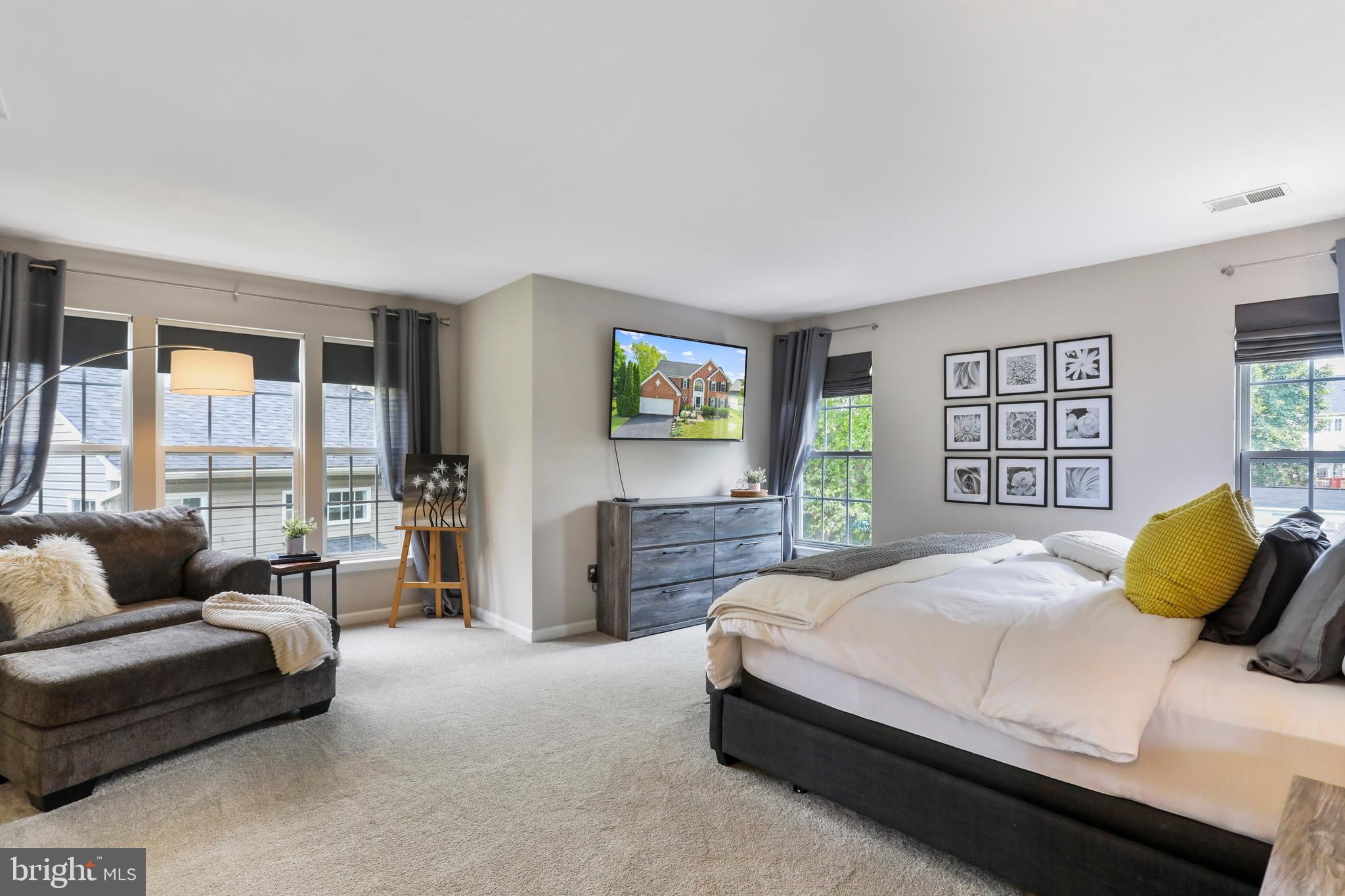 1802 WHISPERING MEADOW COURT