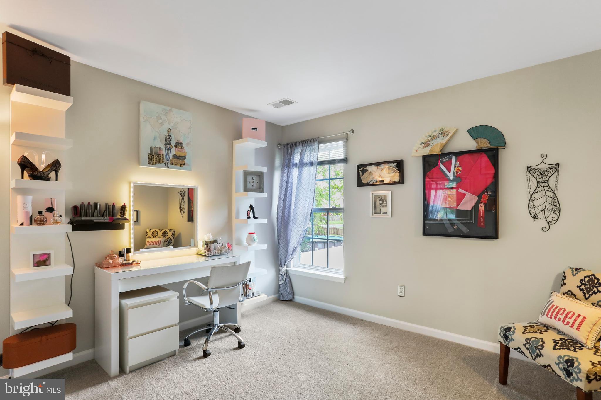 1802 WHISPERING MEADOW COURT