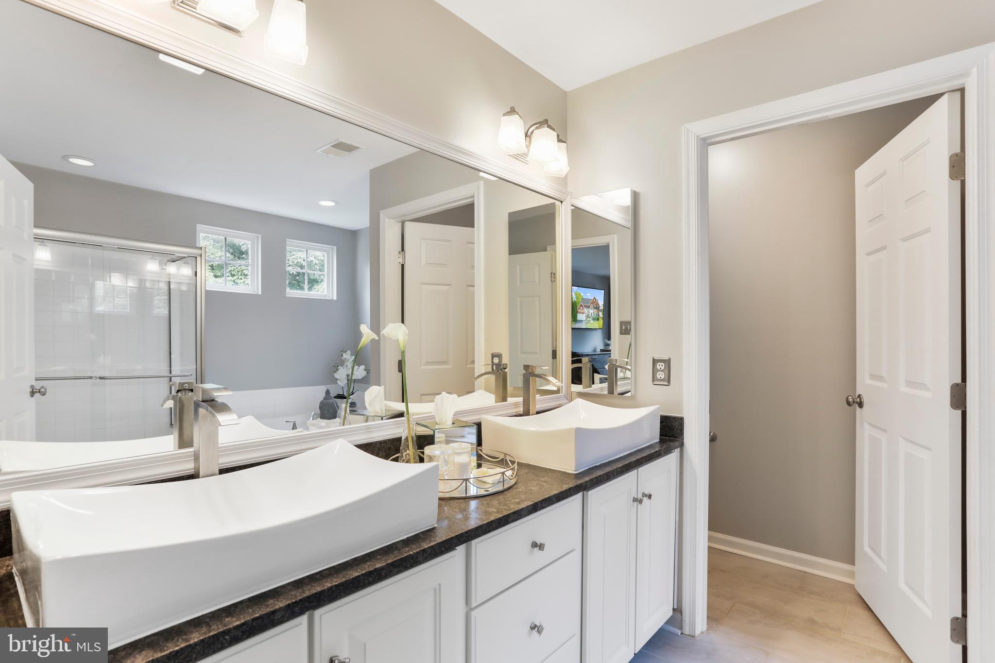 1802 WHISPERING MEADOW COURT