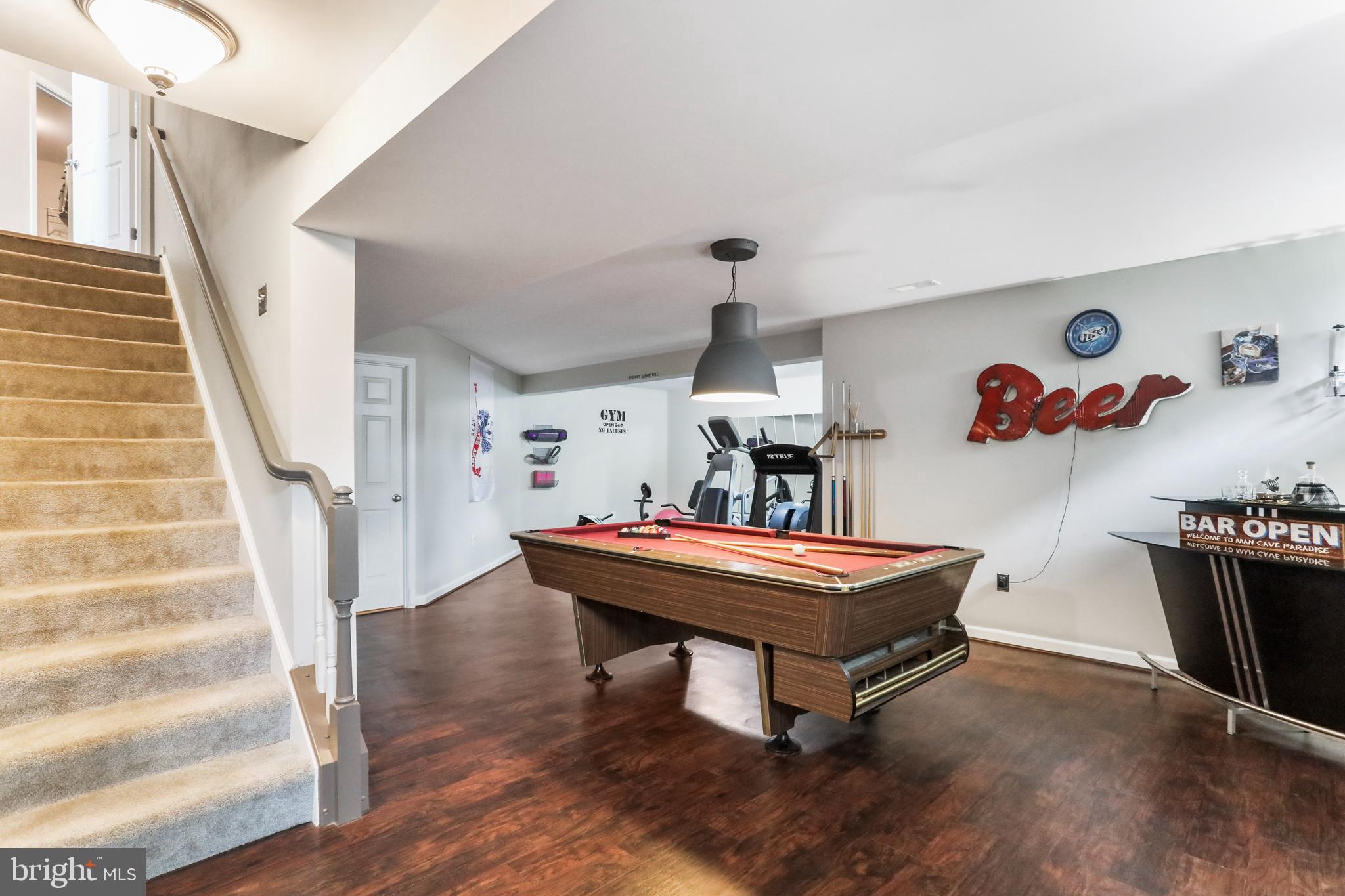 1802 WHISPERING MEADOW COURT