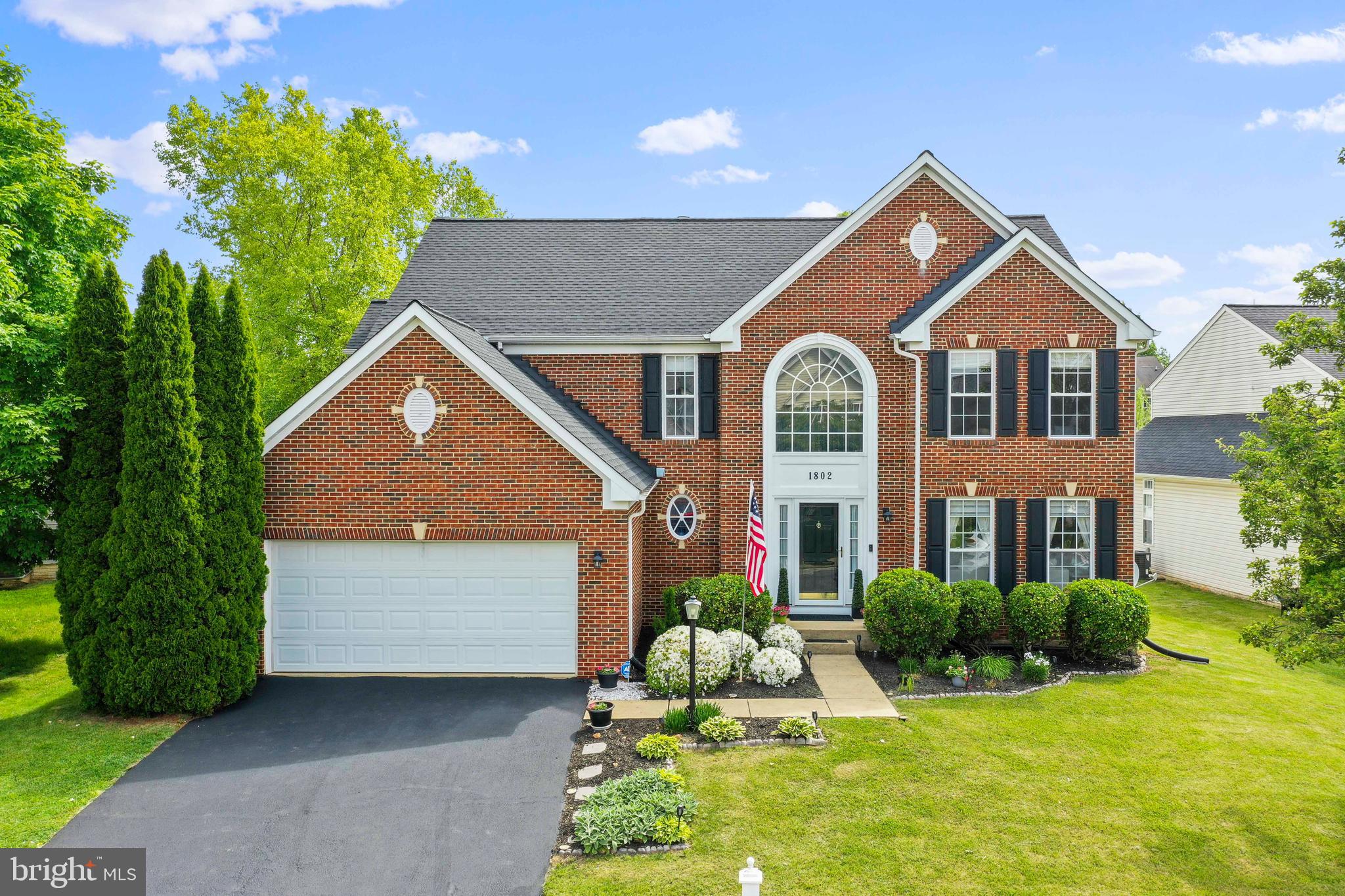 1802 WHISPERING MEADOW COURT