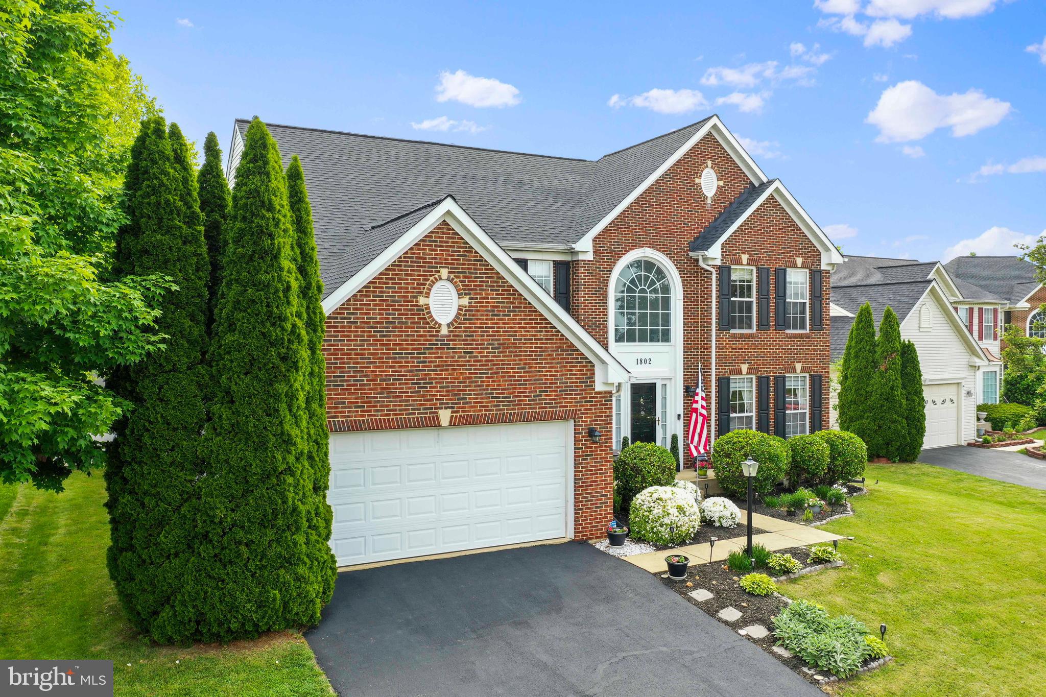 1802 WHISPERING MEADOW COURT