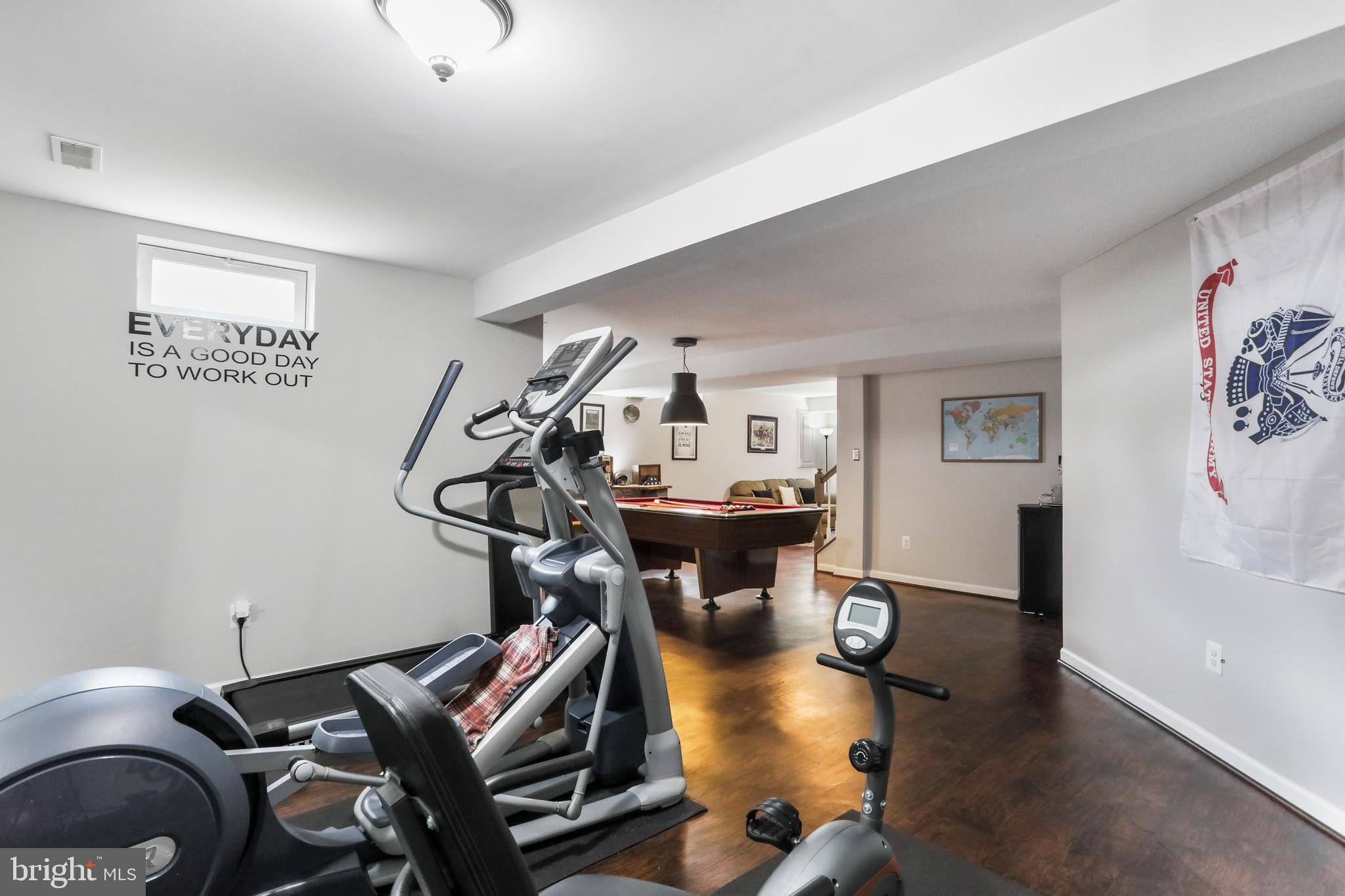 1802 WHISPERING MEADOW COURT