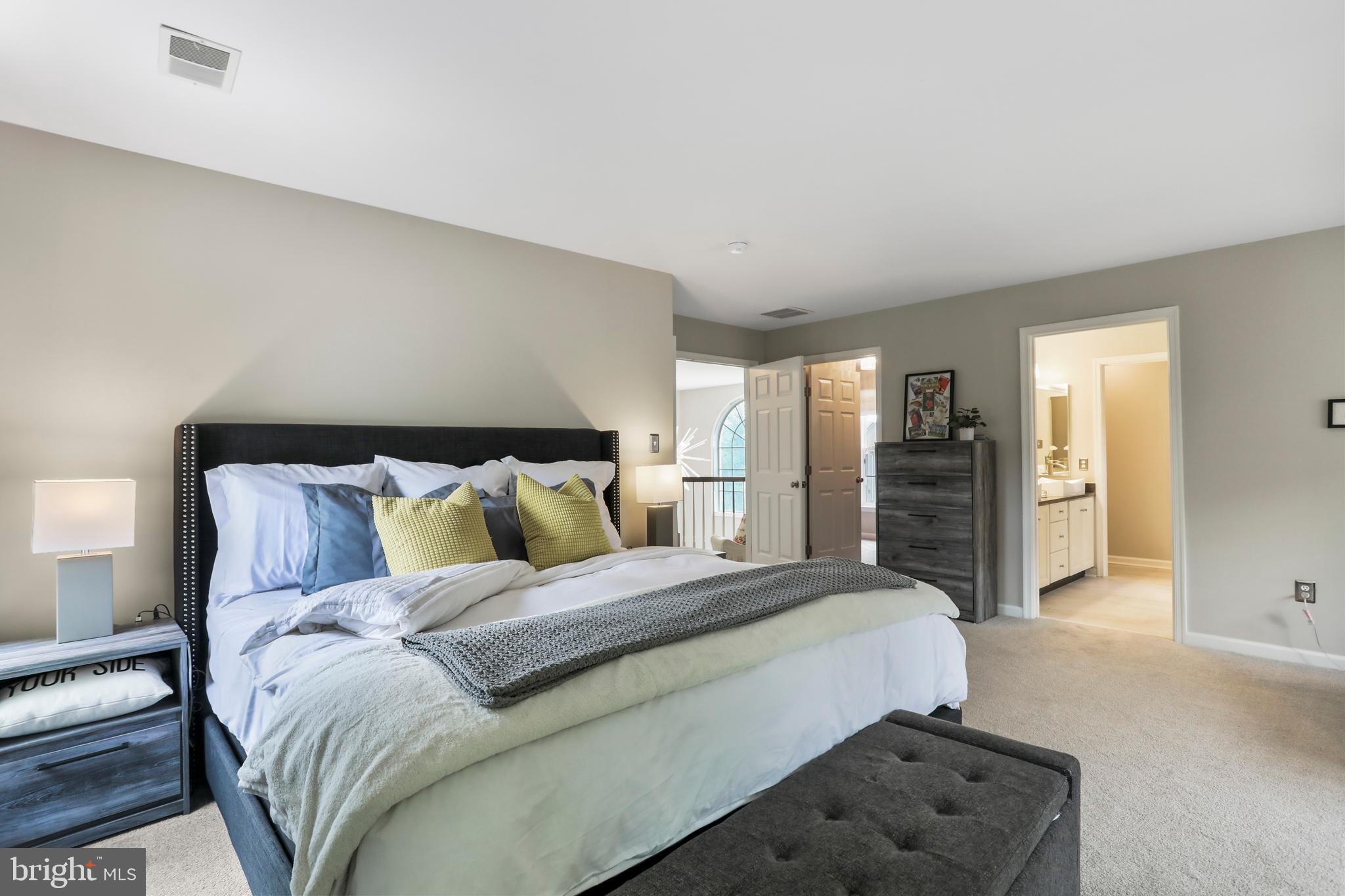 1802 WHISPERING MEADOW COURT