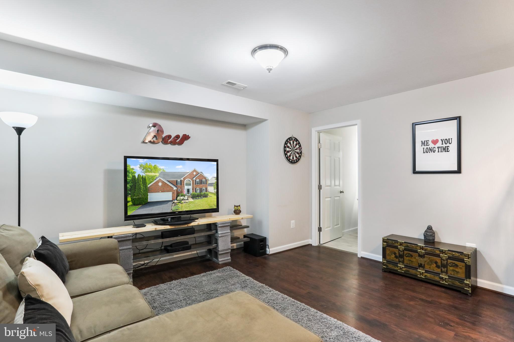 1802 WHISPERING MEADOW COURT