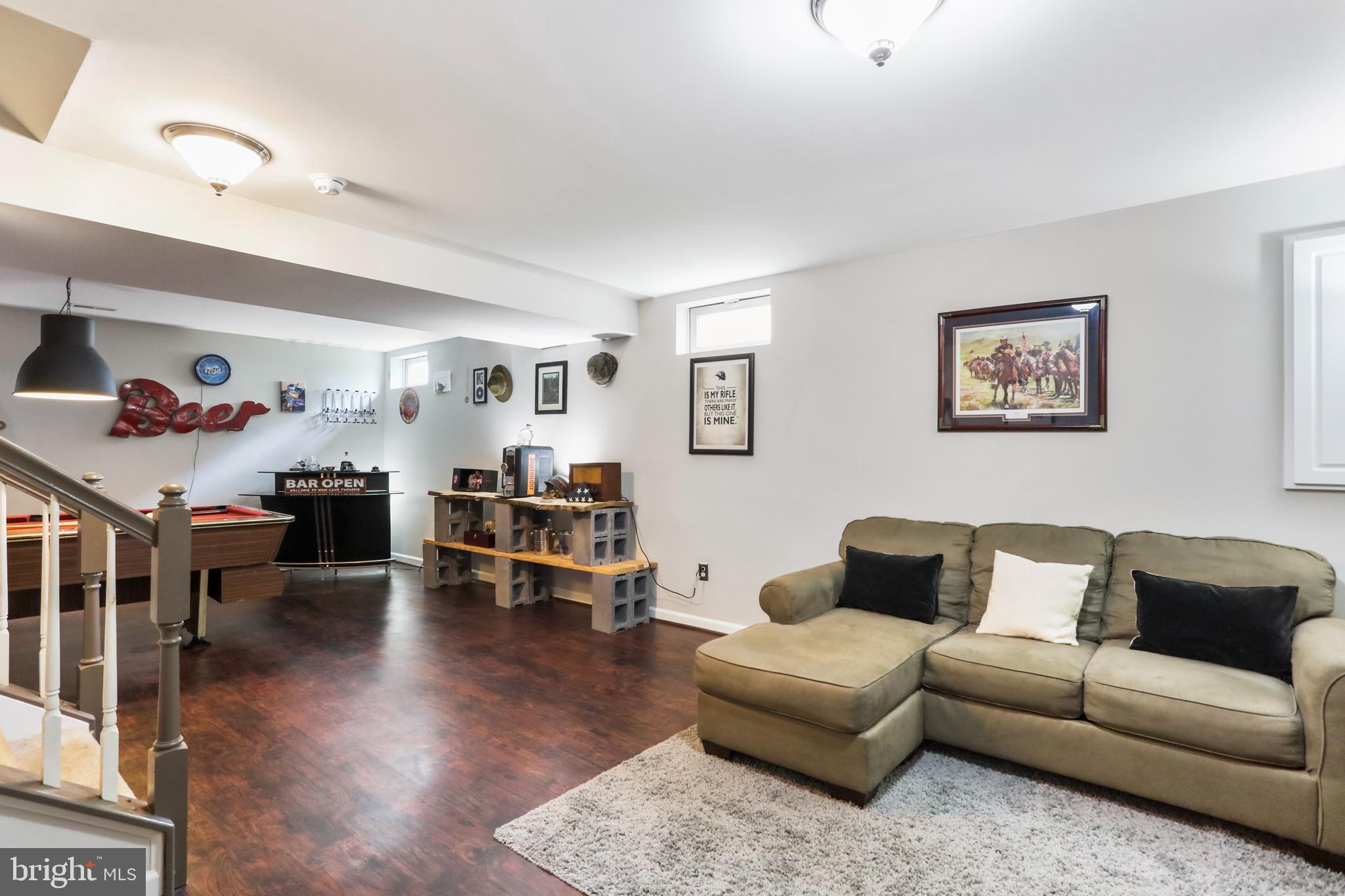 1802 WHISPERING MEADOW COURT