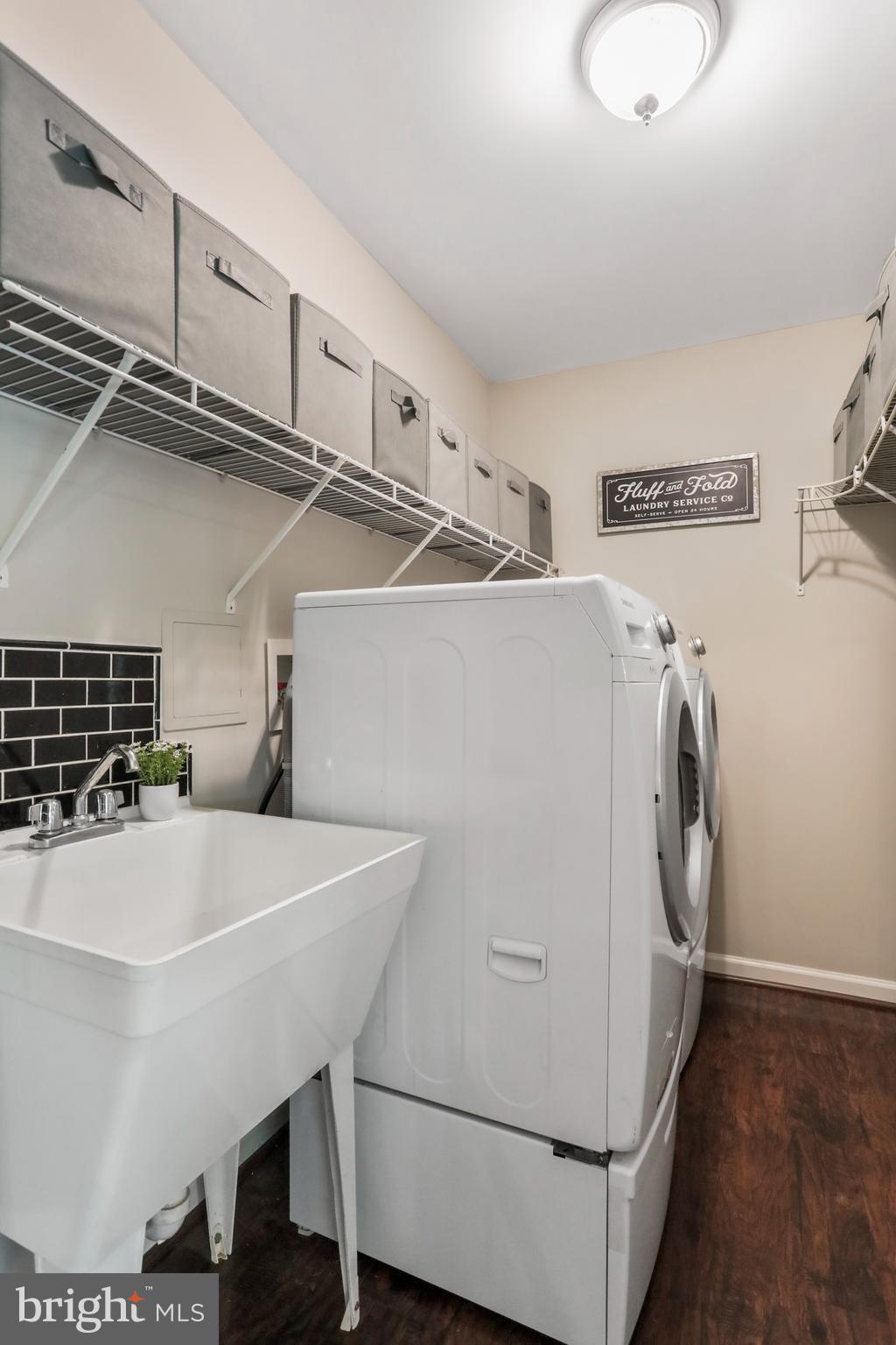 1802 WHISPERING MEADOW COURT