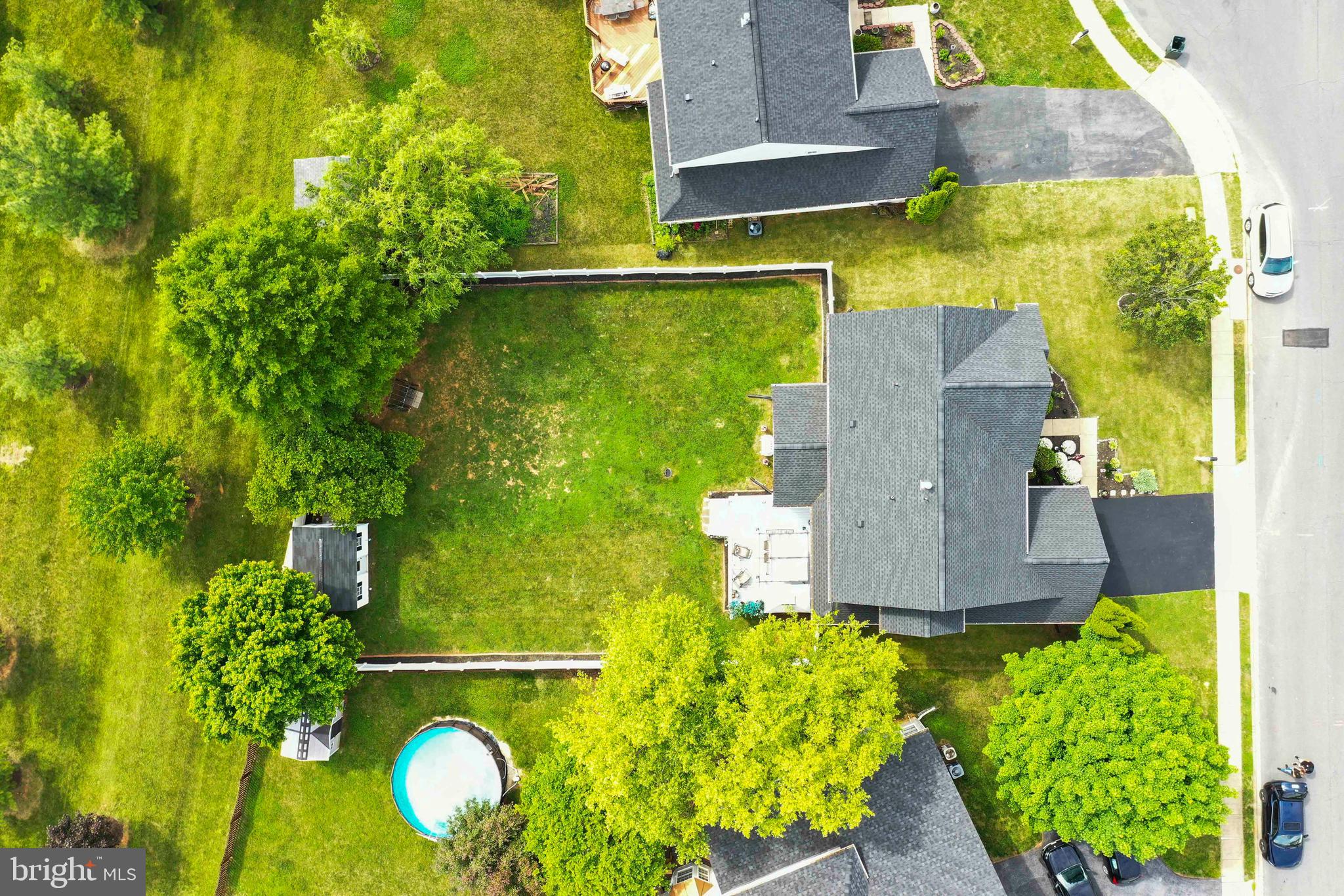 1802 WHISPERING MEADOW COURT