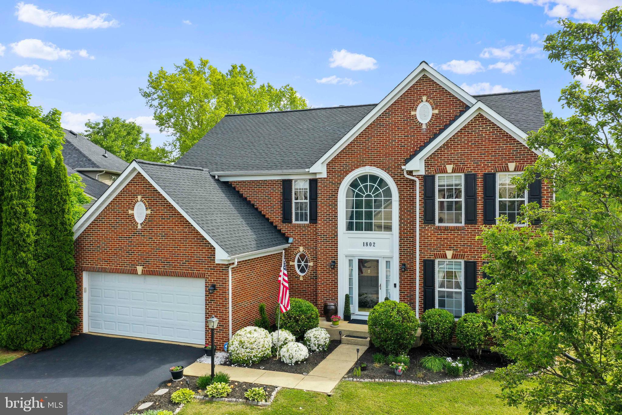 1802 WHISPERING MEADOW COURT