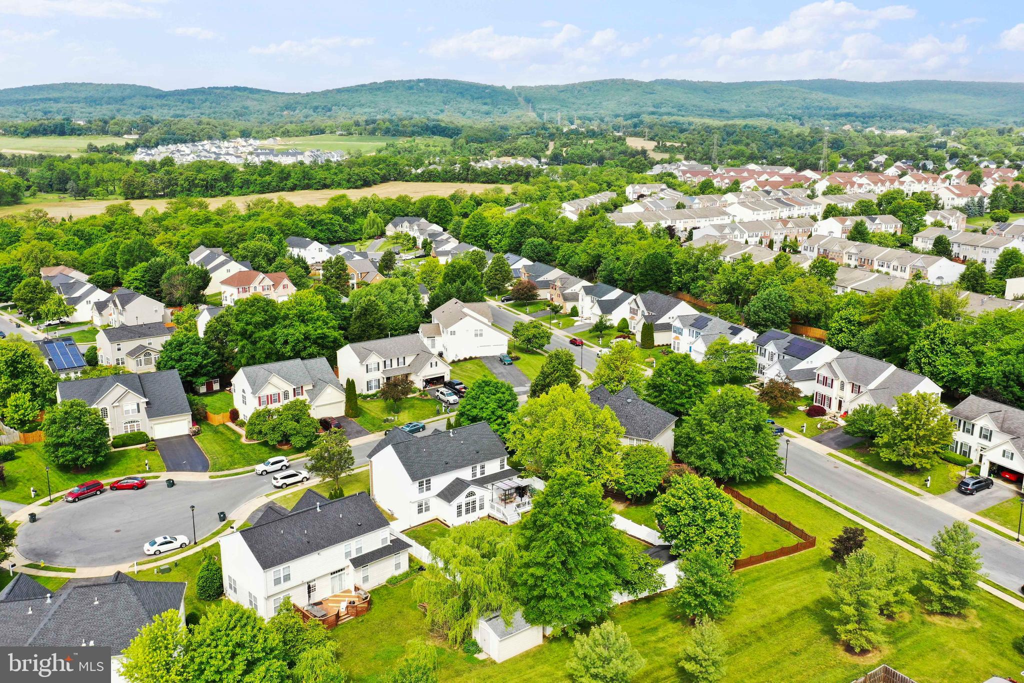 1802 WHISPERING MEADOW COURT