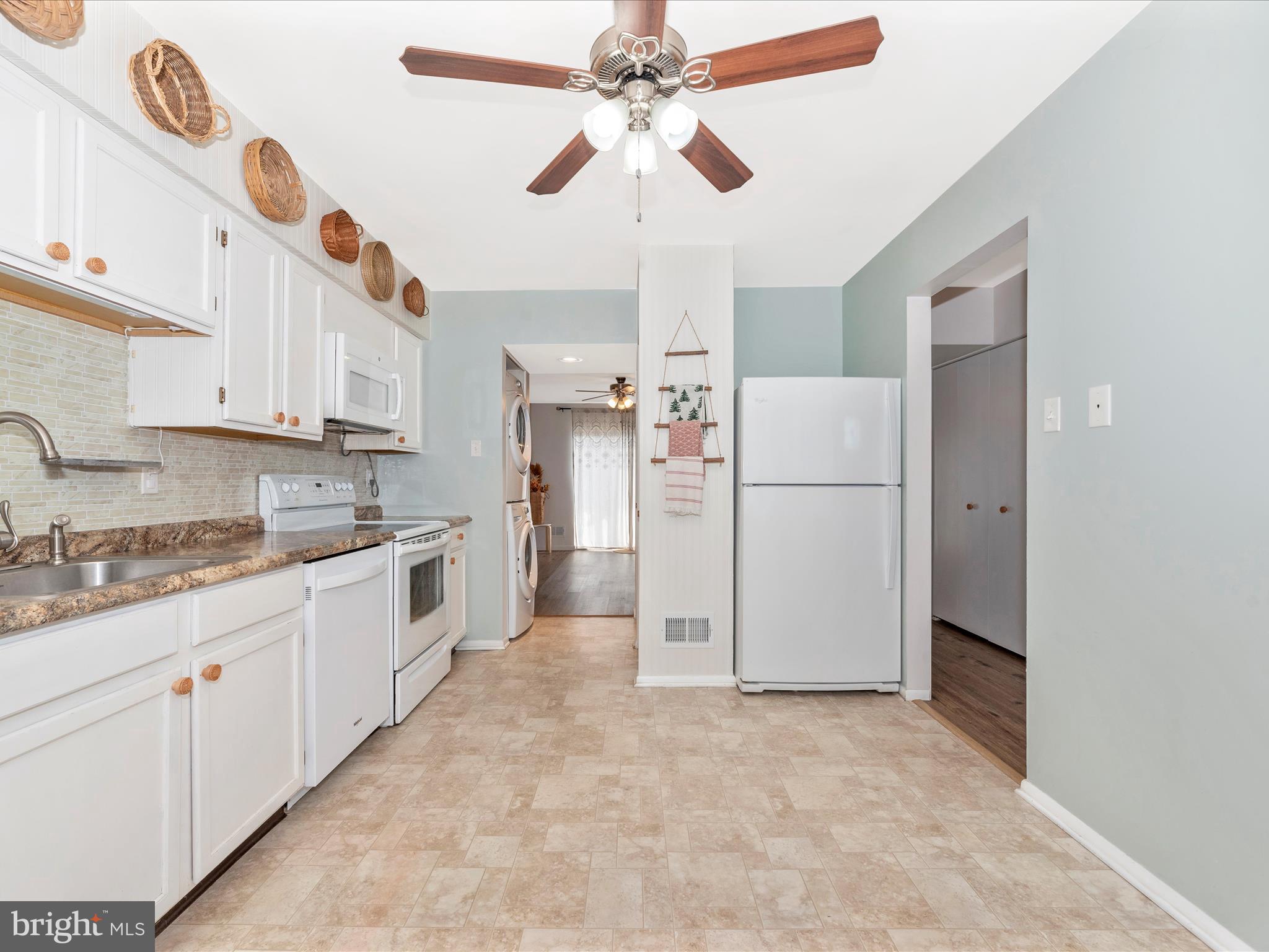 5769 SWEET BAY COURT