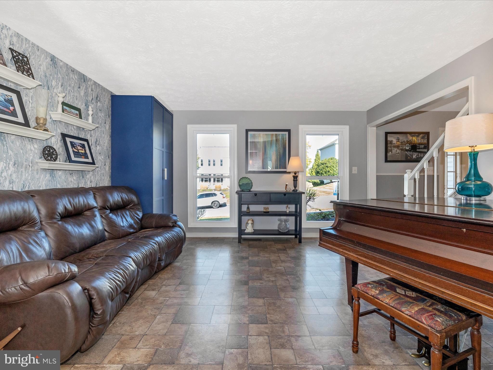 6112 HUCKLEBERRY WAY