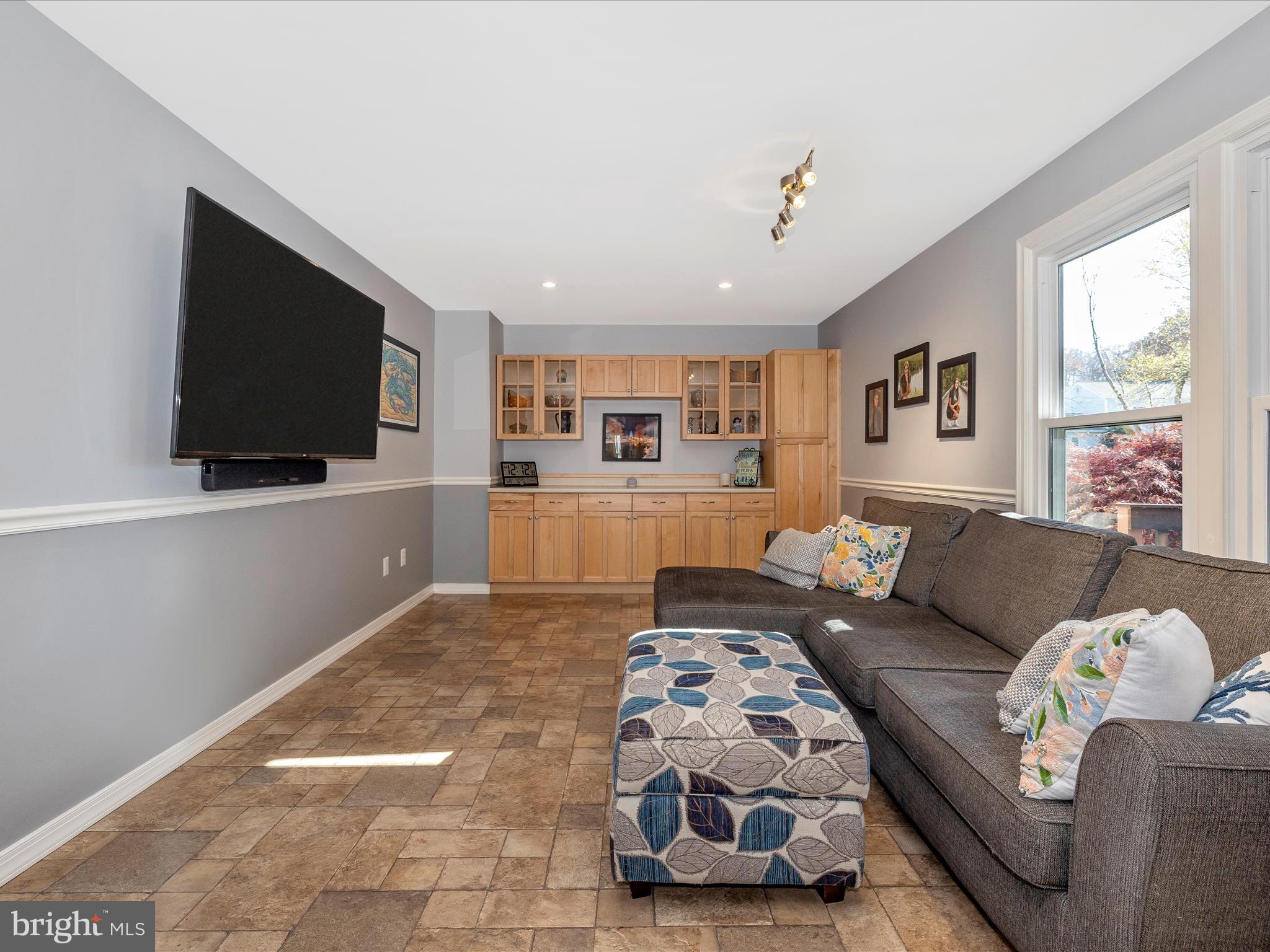 6112 HUCKLEBERRY WAY