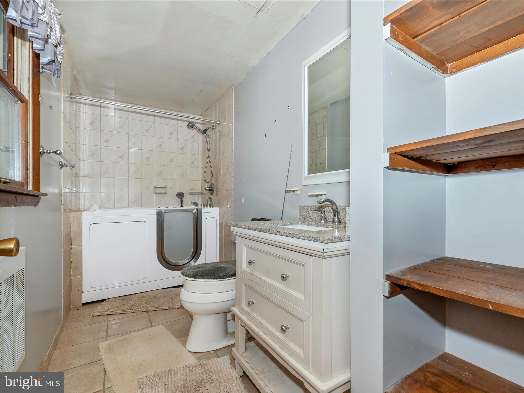 4744 MIDDLEPOINT ROAD D