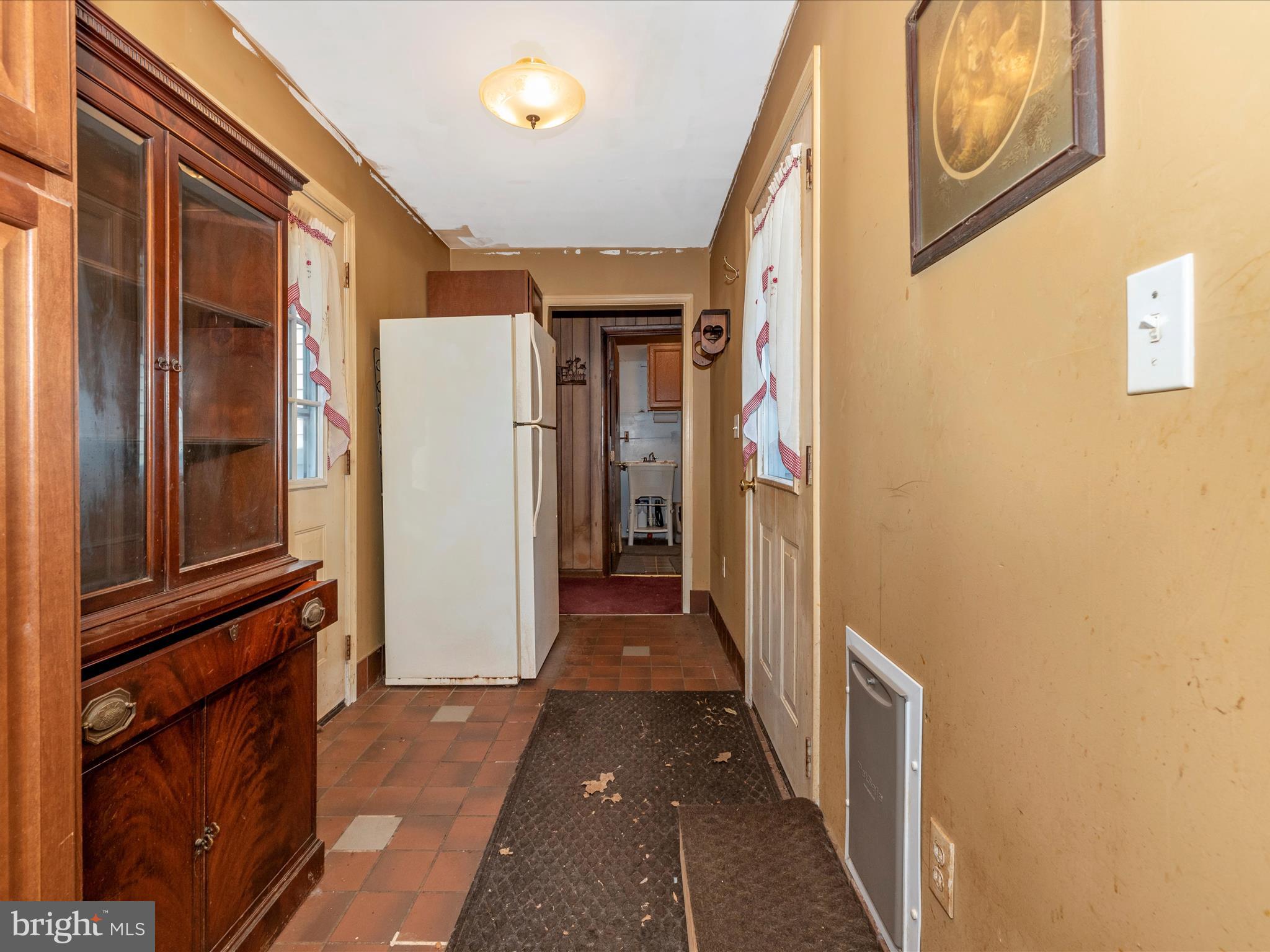 4744 MIDDLEPOINT ROAD D