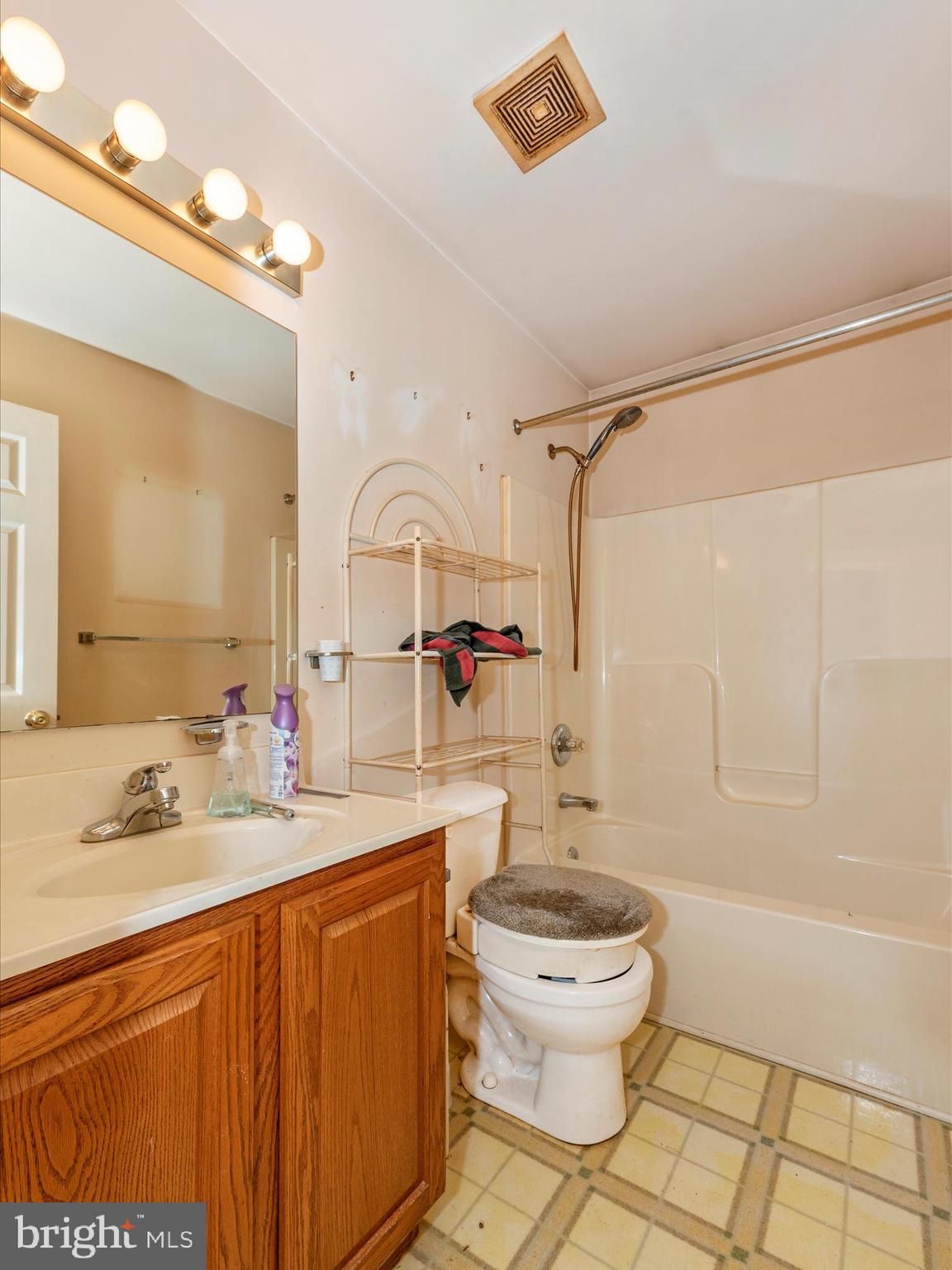 4744 MIDDLEPOINT ROAD D