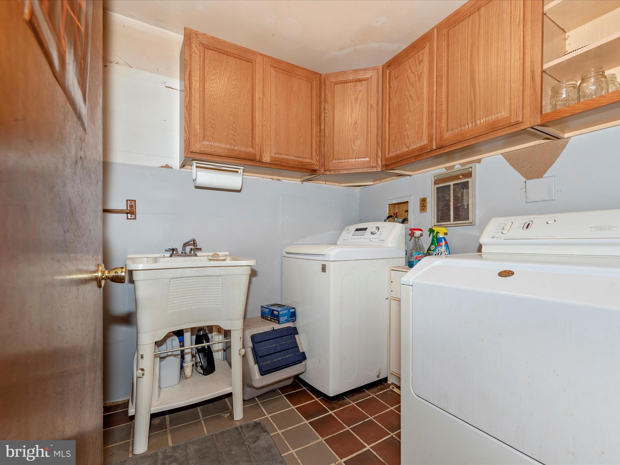 4744 MIDDLEPOINT ROAD D