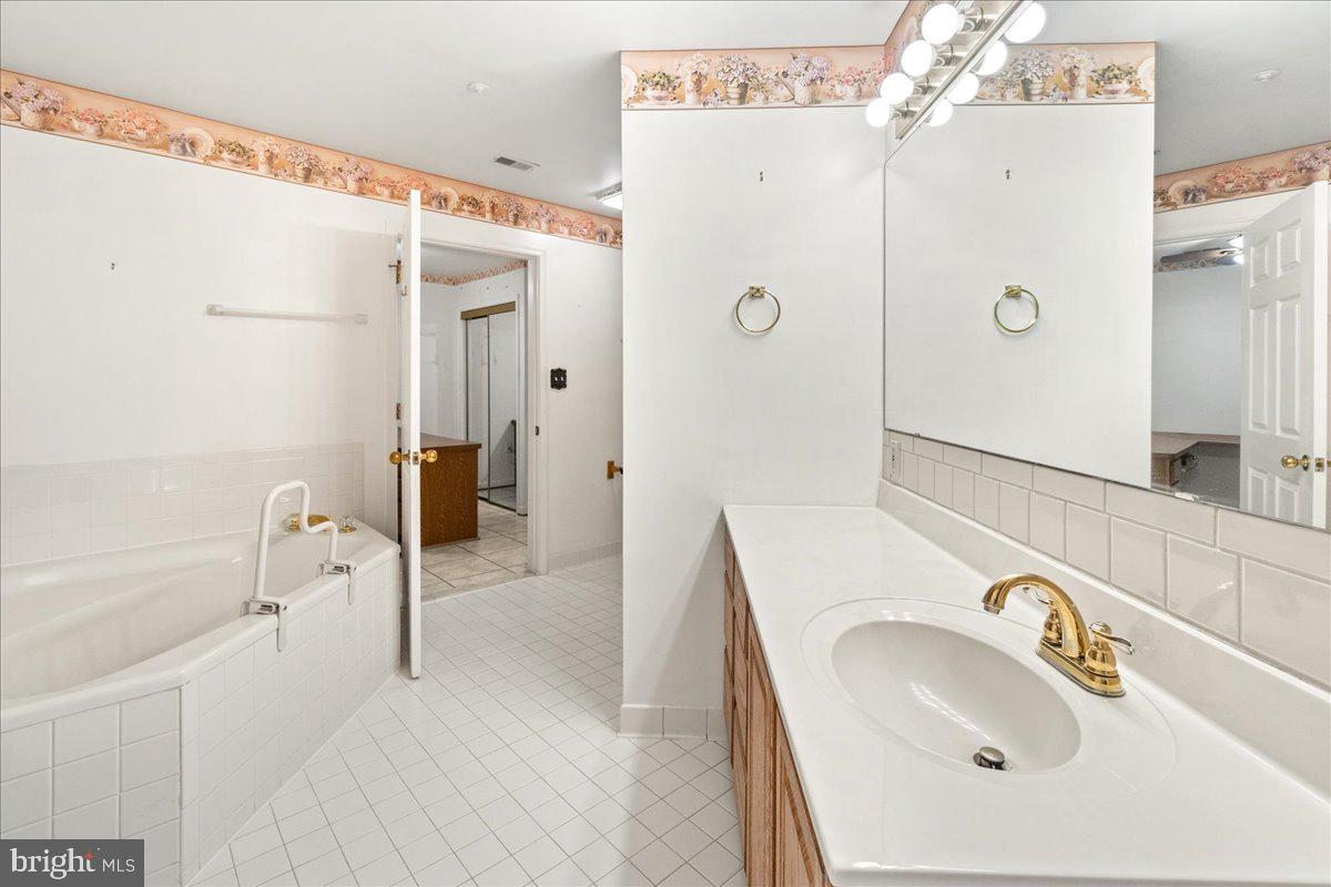 102 MERCER COURT 24 2A