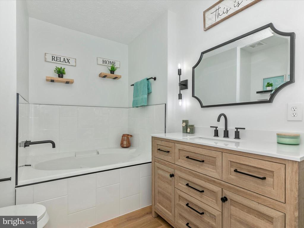 5307 REGAL COURT