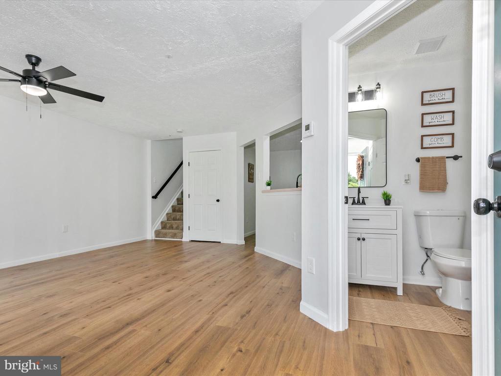 5307 REGAL COURT
