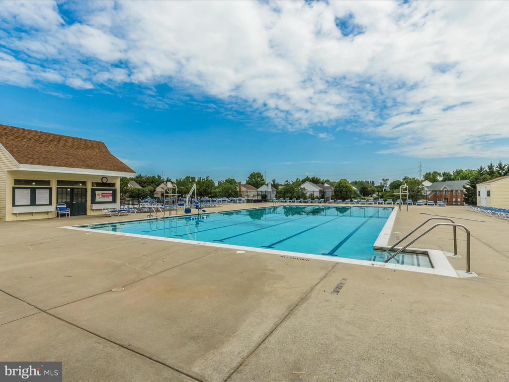 5307 REGAL COURT