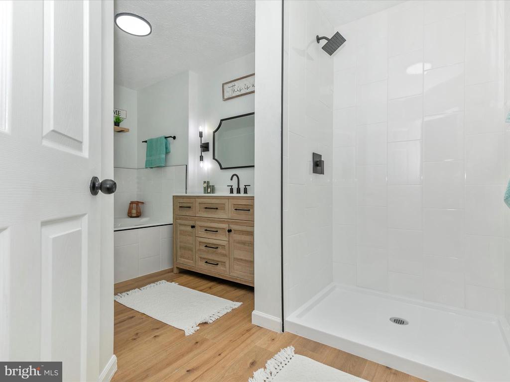 5307 REGAL COURT