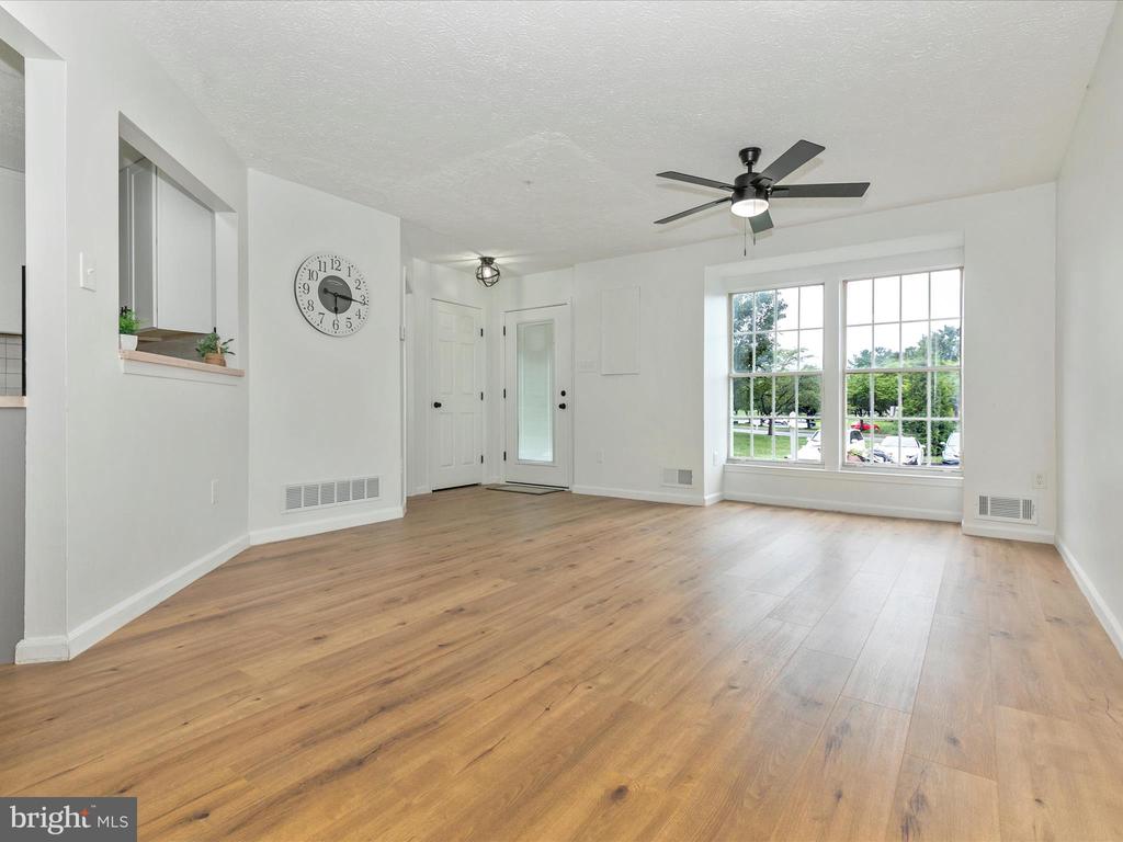 5307 REGAL COURT