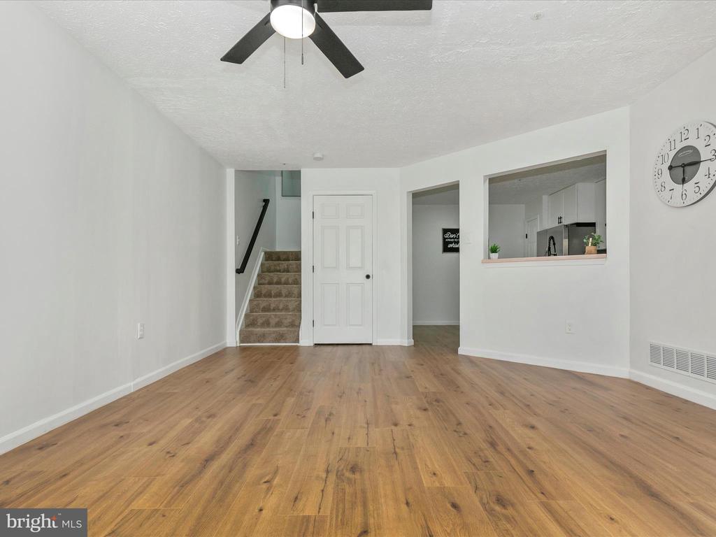 5307 REGAL COURT