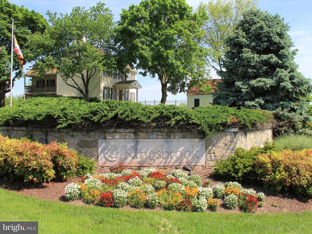 5307 REGAL COURT